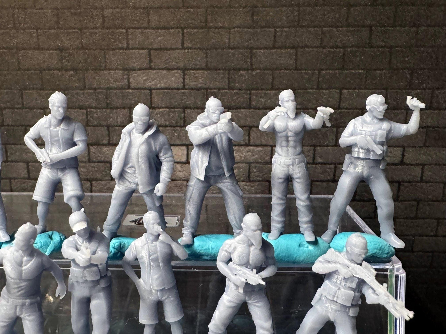 Double G 1:64 Miniature Human Figures - 3D Printed - Unpainted - great for Dioramas - Made in the USA LOT 655 Miniature 1.10