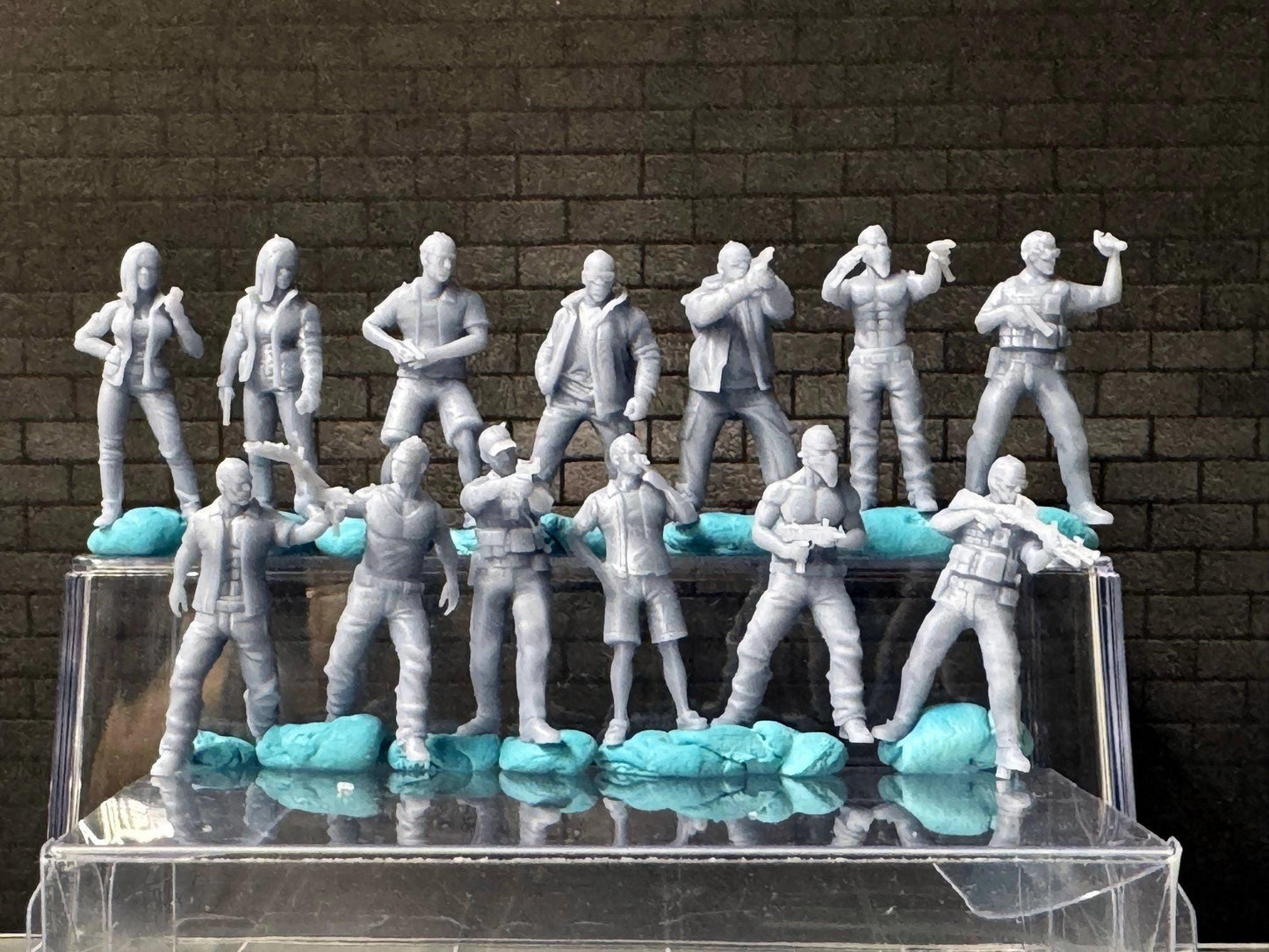 Double G 1:64 Miniature Human Figures - 3D Printed - Unpainted - great for Dioramas - Made in the USA LOT 655 Miniature 1.10