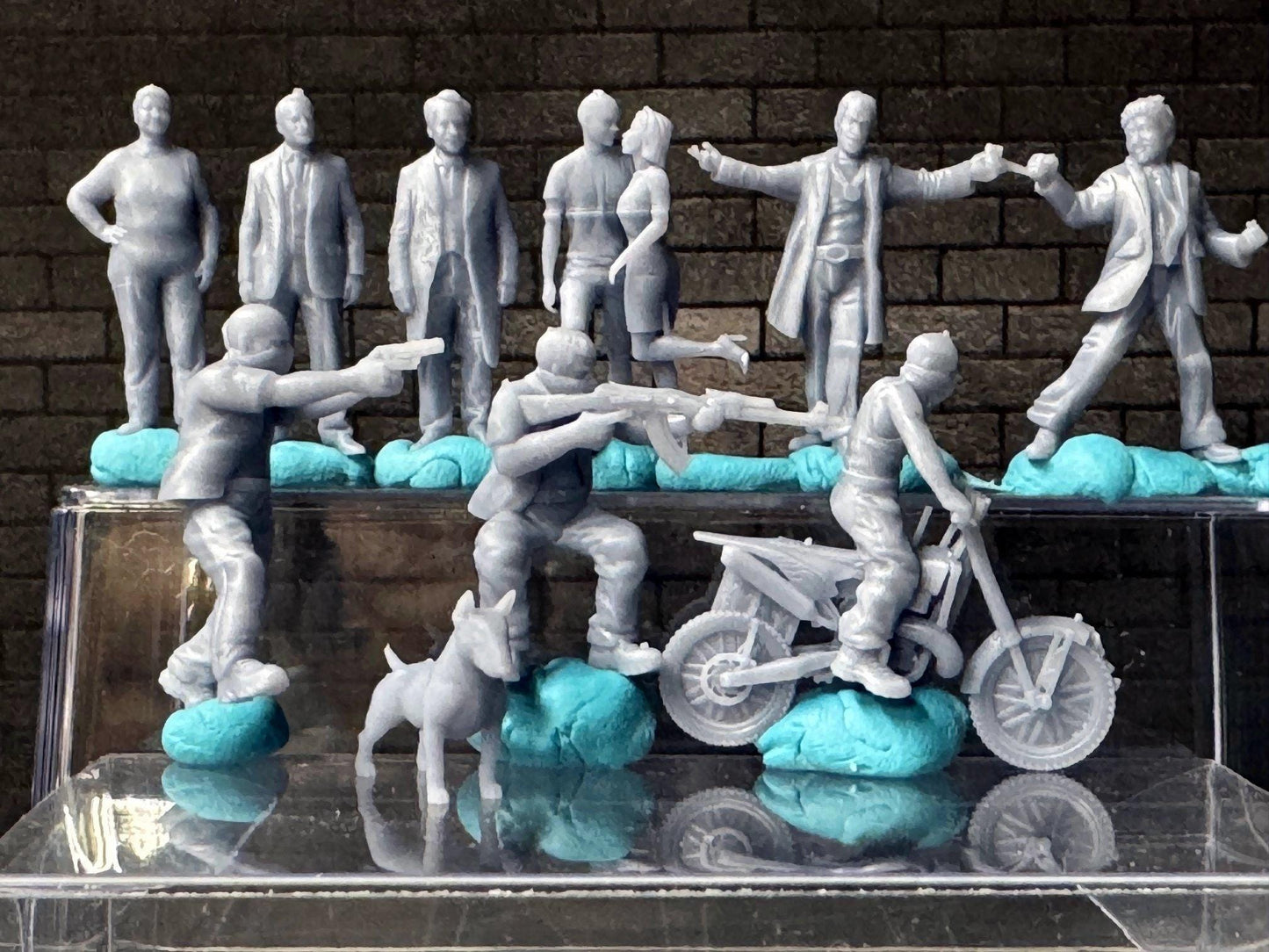 Double G 1:64 Miniature Human Figures - 3D Printed - Unpainted - great for Dioramas - Made in the USA LOT 658 Miniature 1.10