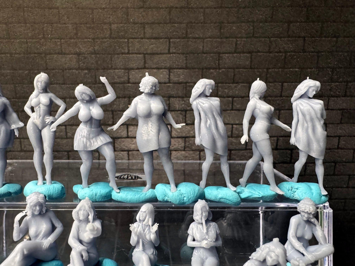 Double G 1:64 Miniature Human Figures - 3D Printed - Unpainted - great for Dioramas - Made in the USA LOT 660 Miniature 1.10
