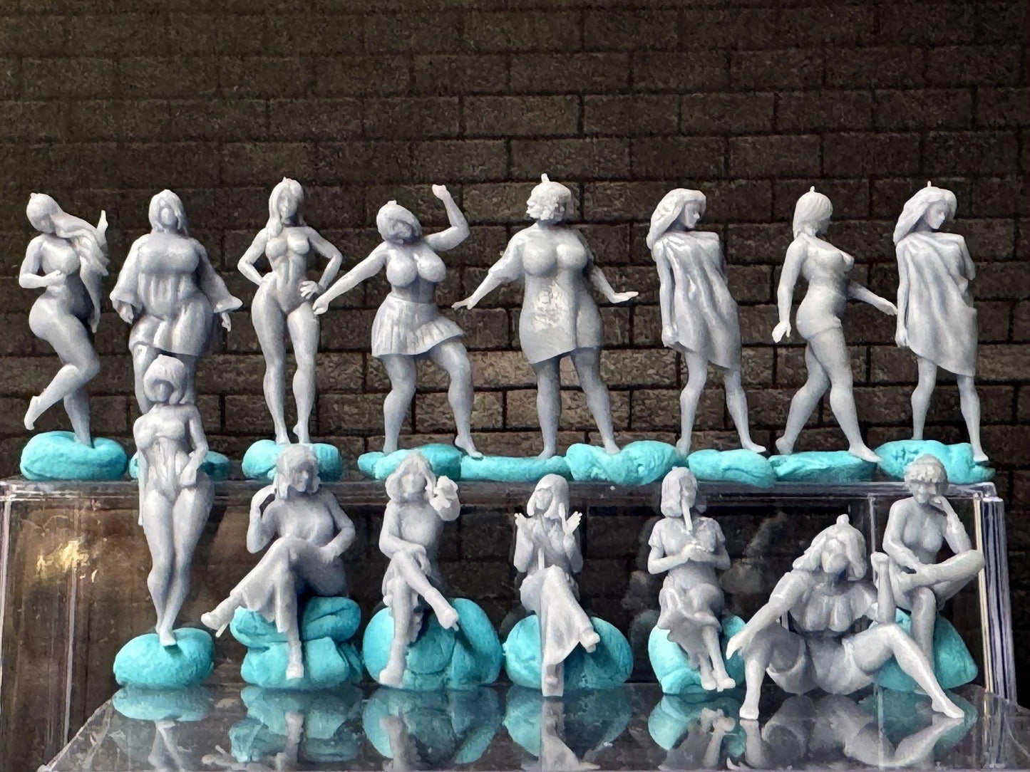 Double G 1:64 Miniature Human Figures - 3D Printed - Unpainted - great for Dioramas - Made in the USA LOT 660 Miniature 1.10