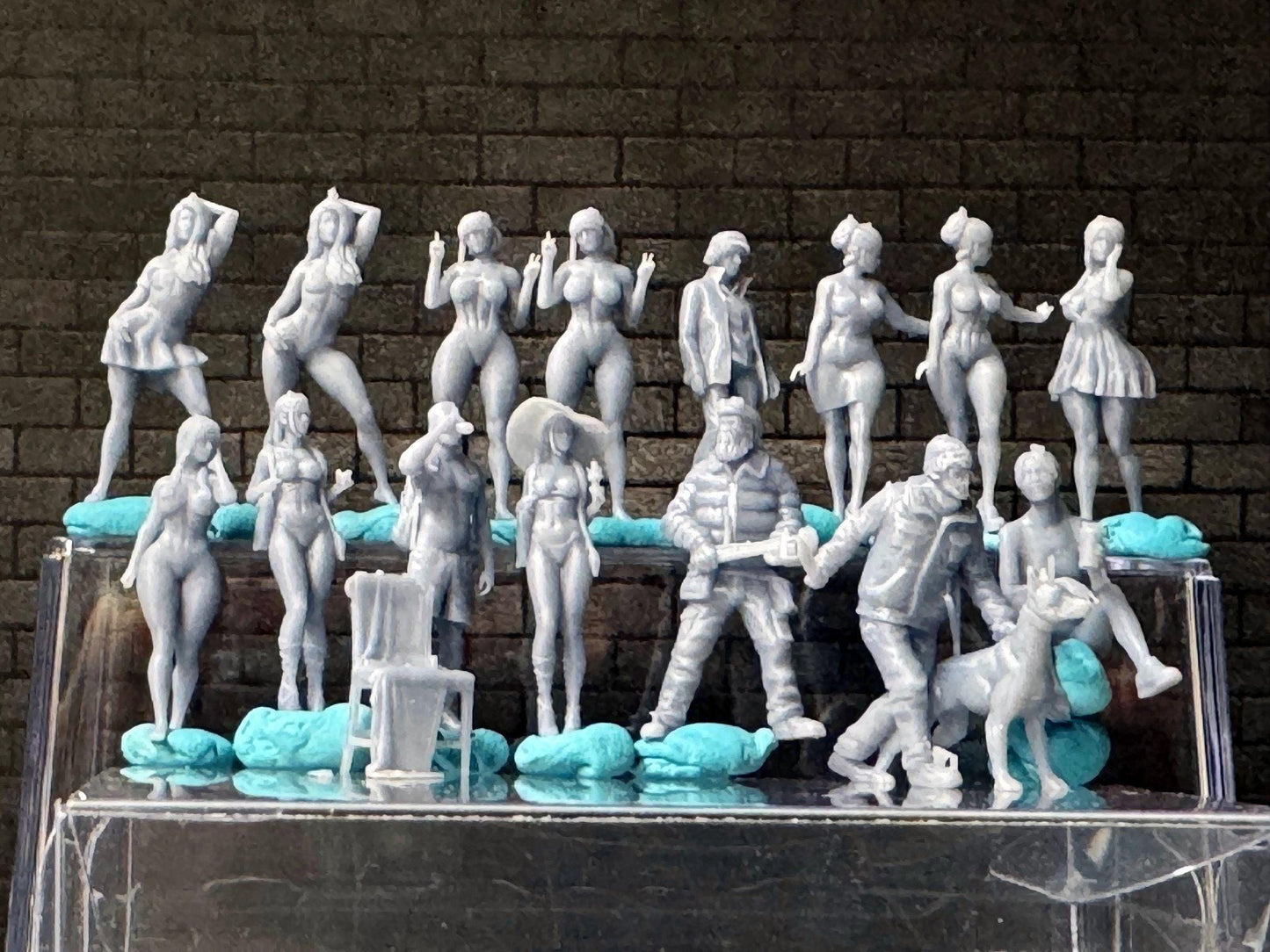 Double G 1:64 Miniature Human Figures - 3D Printed - Unpainted - great for Dioramas - Made in the USA LOT 661 Miniature 1.10
