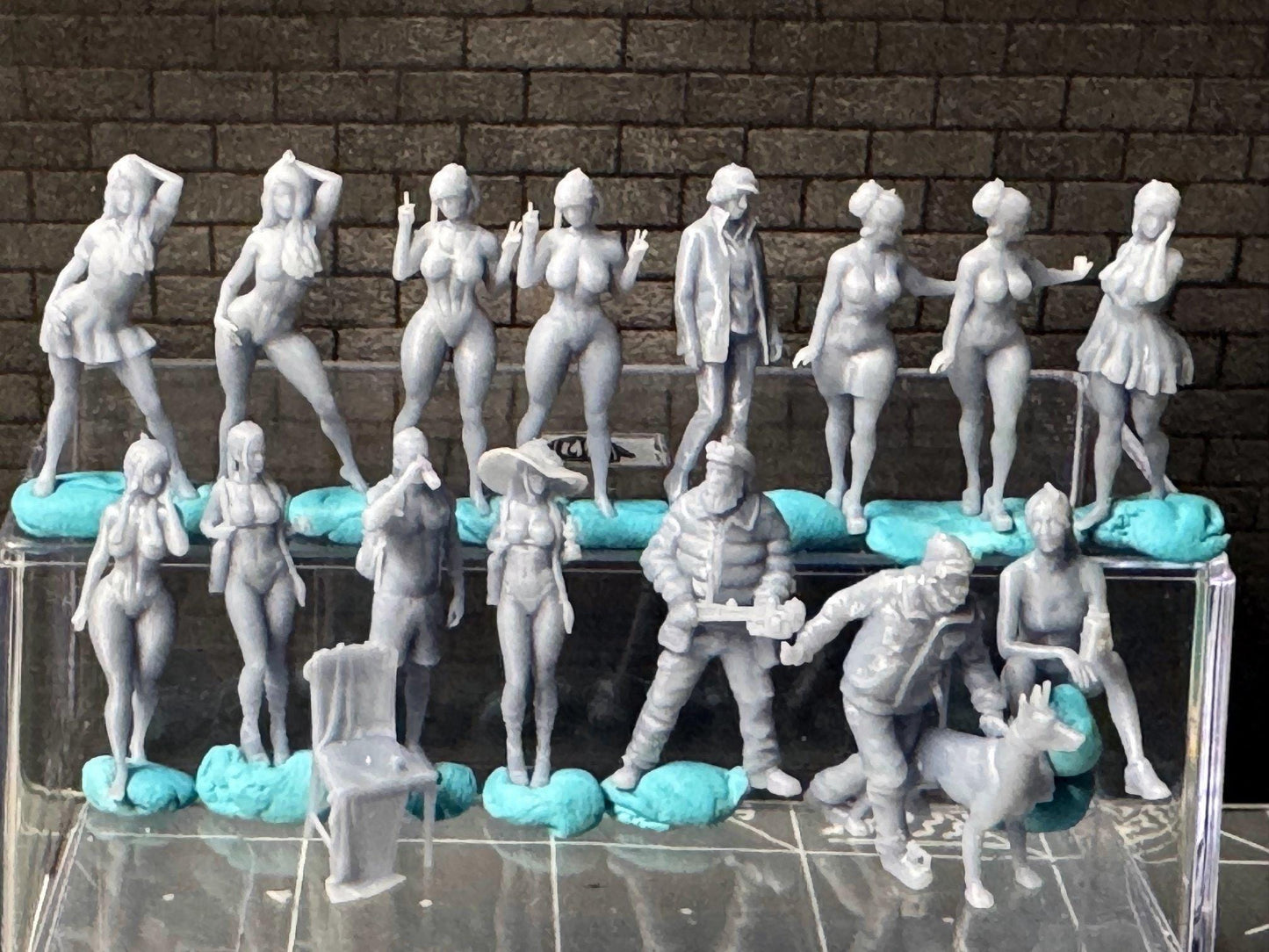 Double G 1:64 Miniature Human Figures - 3D Printed - Unpainted - great for Dioramas - Made in the USA LOT 661 Miniature 1.10