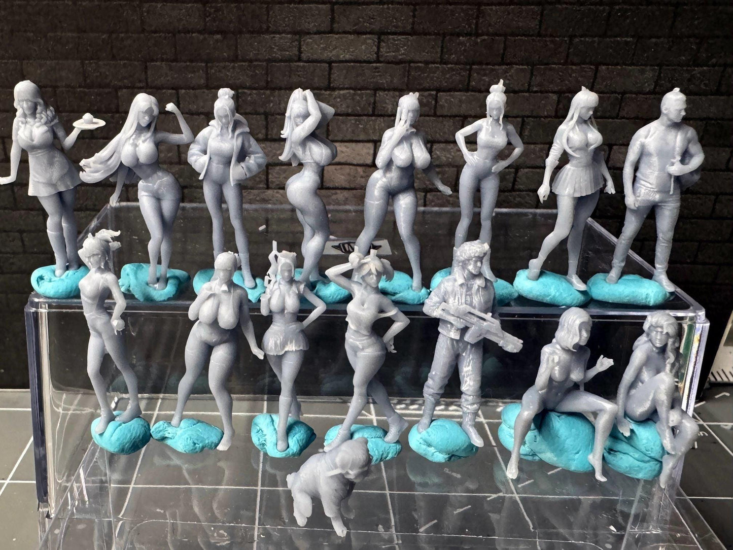 Double G 1:64 Miniature Human Figures - 3D Printed - Unpainted - great for Dioramas - Made in the USA LOT 662 Miniature 1.10