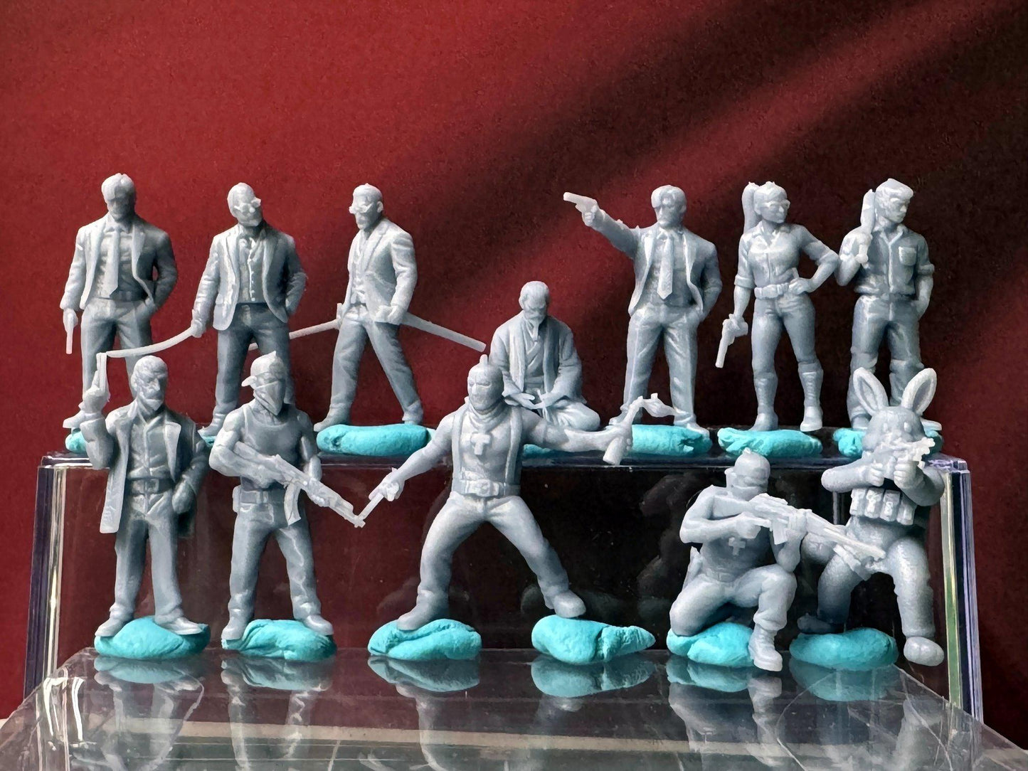 Double G 1:64 Miniature Human Figures - Unpainted - great for Dioramas - Made in the USA LOT 677 Miniature 1.10