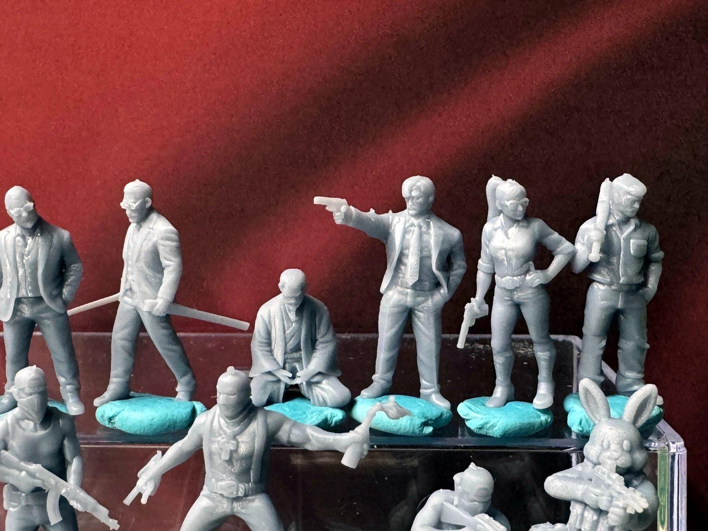 Double G 1:64 Miniature Human Figures - Unpainted - great for Dioramas - Made in the USA LOT 677 Miniature 1.10
