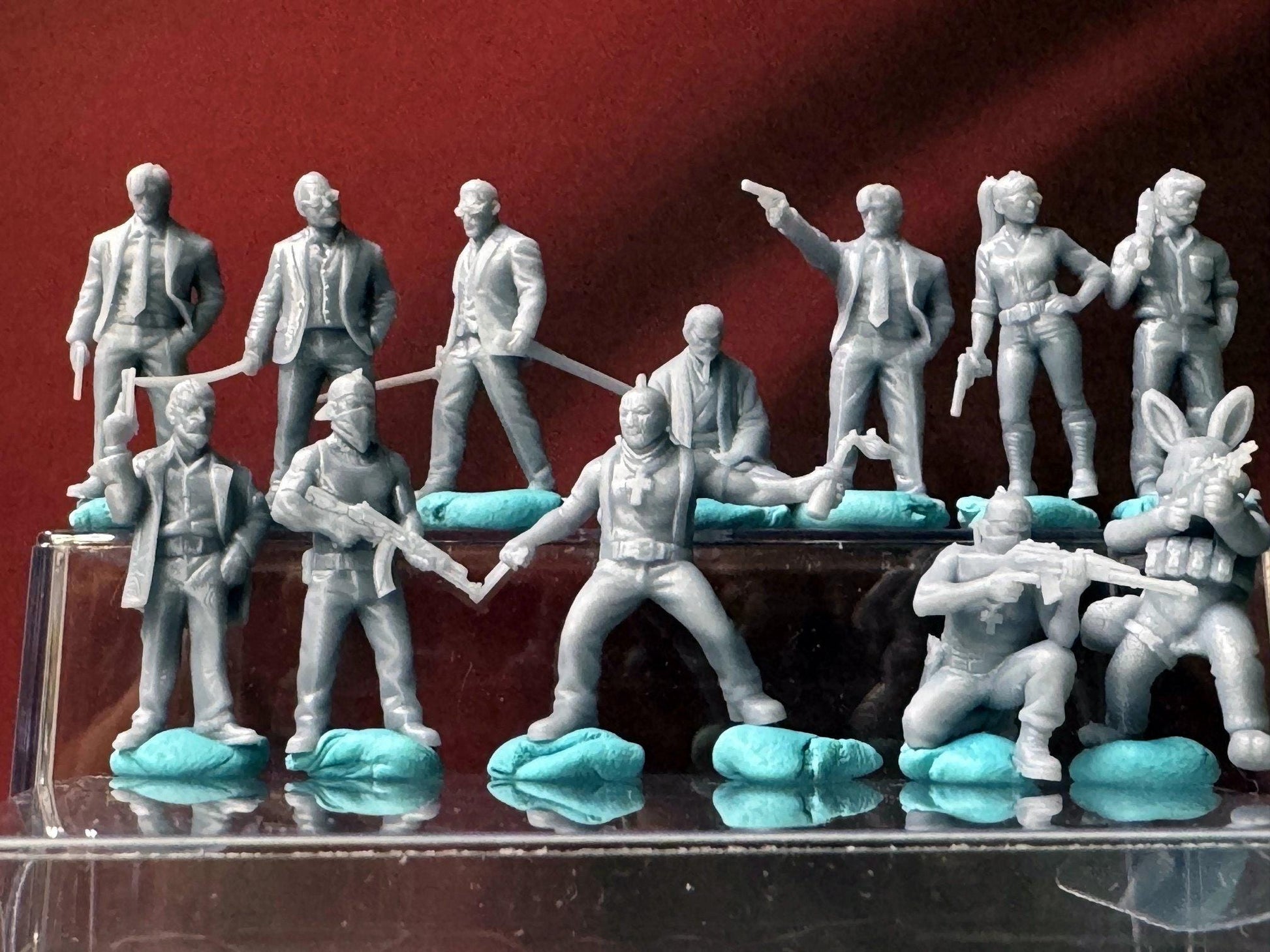 Double G 1:64 Miniature Human Figures - Unpainted - great for Dioramas - Made in the USA LOT 677 Miniature 1.10