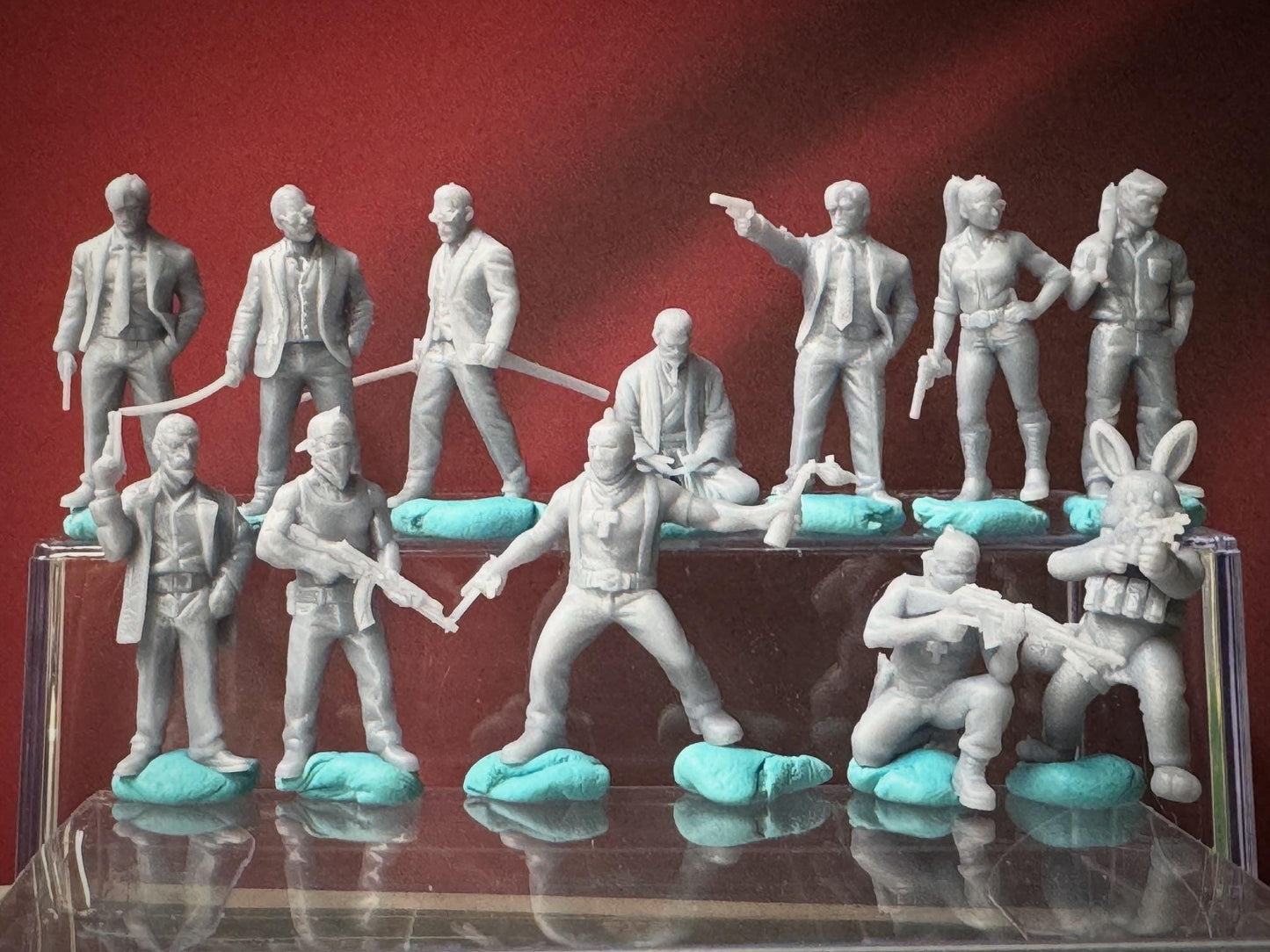 Double G 1:64 Miniature Human Figures - Unpainted - great for Dioramas - Made in the USA LOT 677 Miniature 1.10