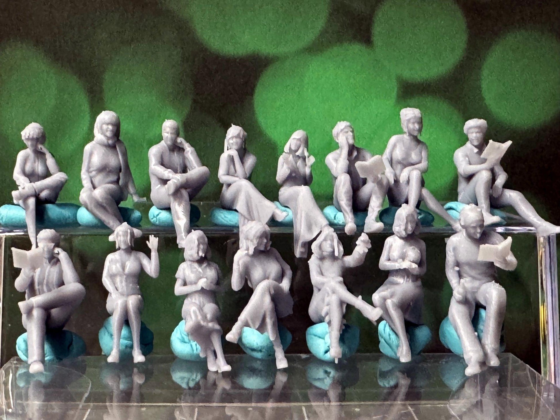 Double G 1:64 Miniature Human Figures - Unpainted - great for Dioramas - Made in the USA LOT 681 Miniature 1.10