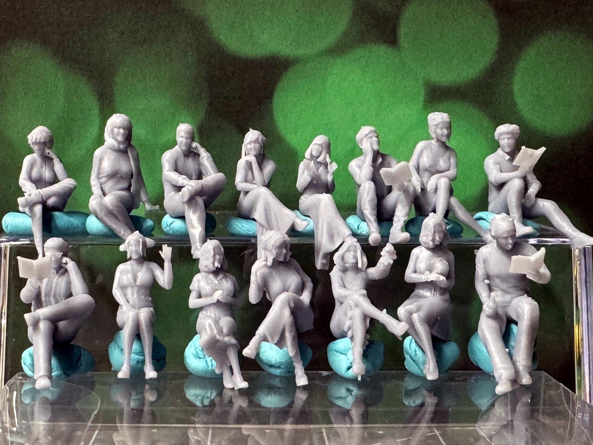 Double G 1:64 Miniature Human Figures - Unpainted - great for Dioramas - Made in the USA LOT 681 Miniature 1.10