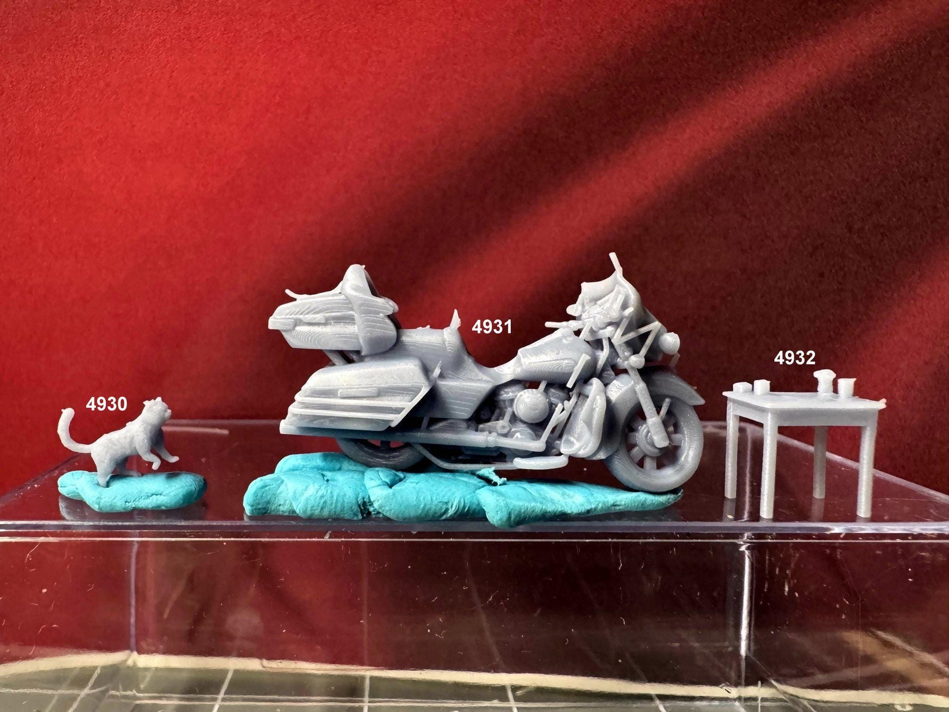 Double G 1:64 Miniature Human Figures - 3D Printed - Unpainted - great for Dioramas - Made in the USA LOT 664 Miniature 1.10