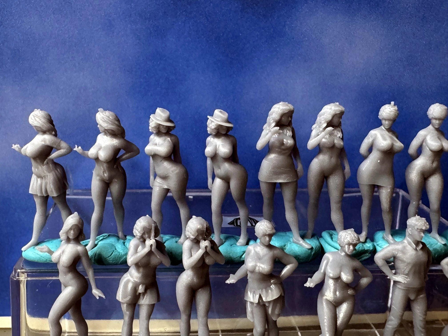 Double G 1:64 Miniature Human Figures - 3D Printed - Unpainted - great for Dioramas - Made in the USA LOT 666 Miniature 1.10