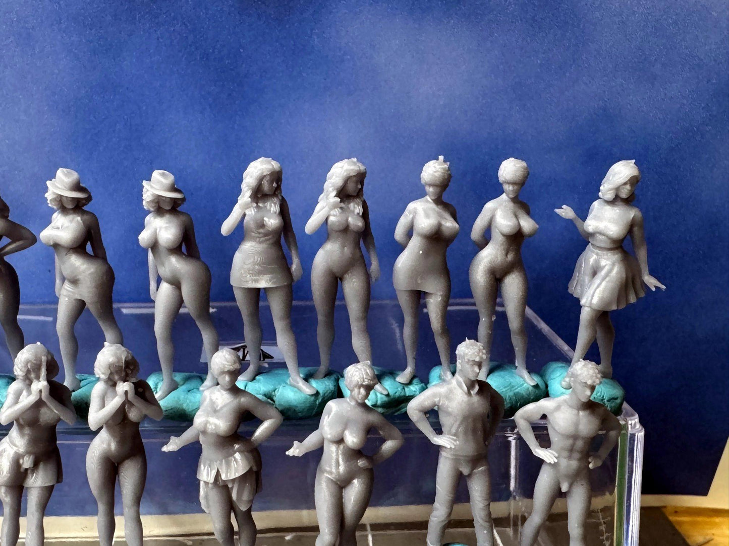Double G 1:64 Miniature Human Figures - 3D Printed - Unpainted - great for Dioramas - Made in the USA LOT 666 Miniature 1.10