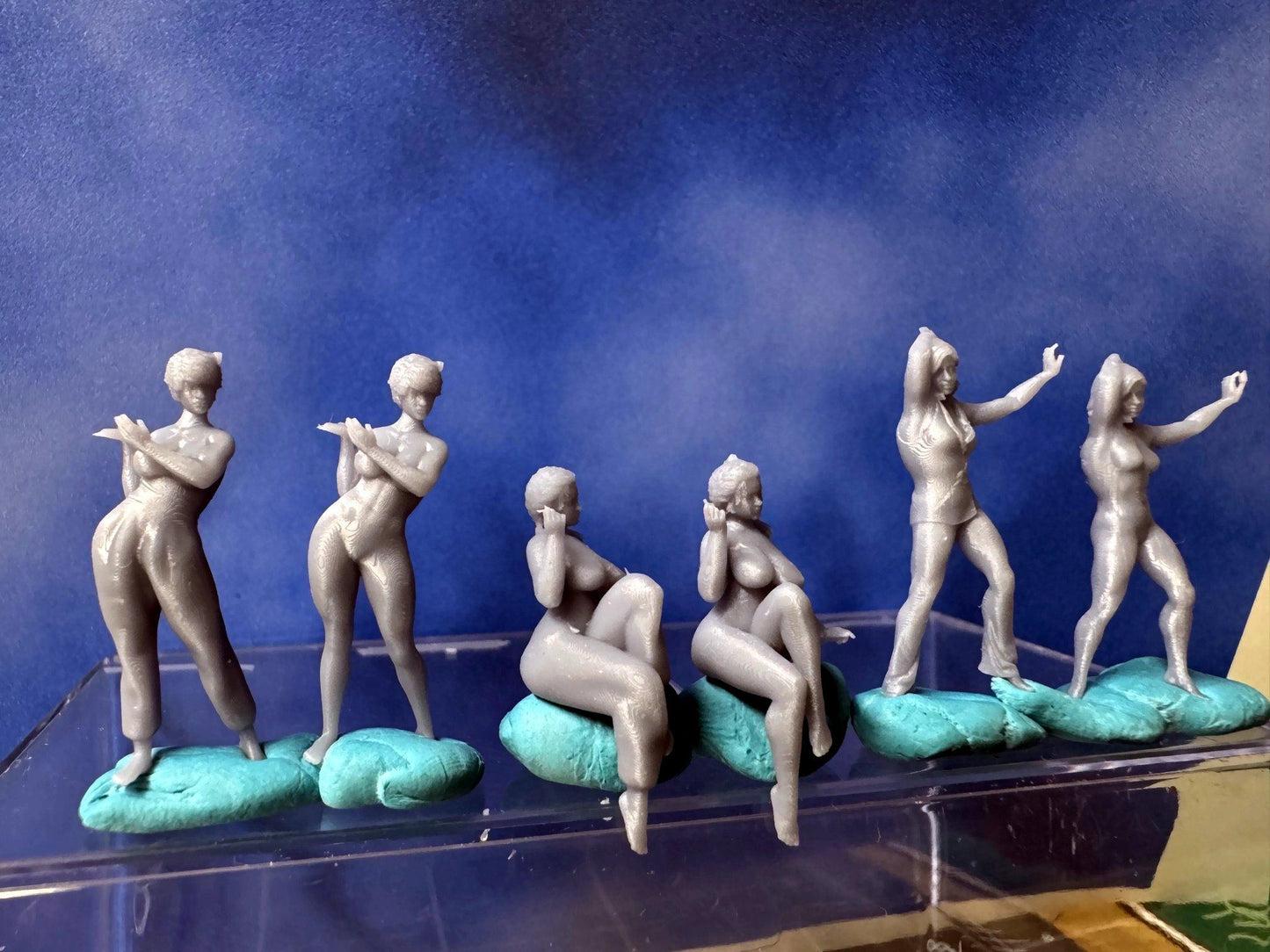 Double G 1:64 Miniature Human Figures - 3D Printed - Unpainted - great for Dioramas - Made in the USA LOT 666 Miniature 1.10