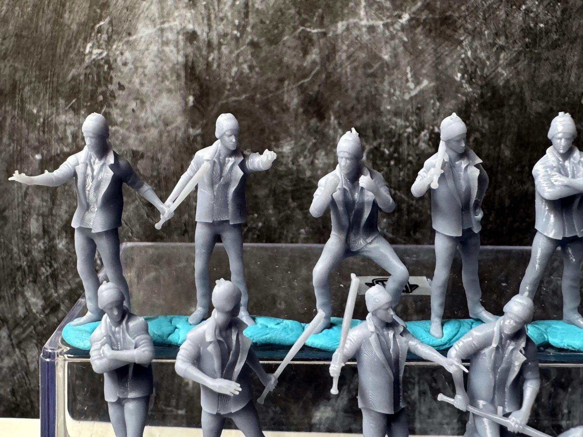 Double G 1:64 Miniature Human Figures - Unpainted - great for Dioramas - Made in the USA LOT 691 Miniature 1.10 Criminals