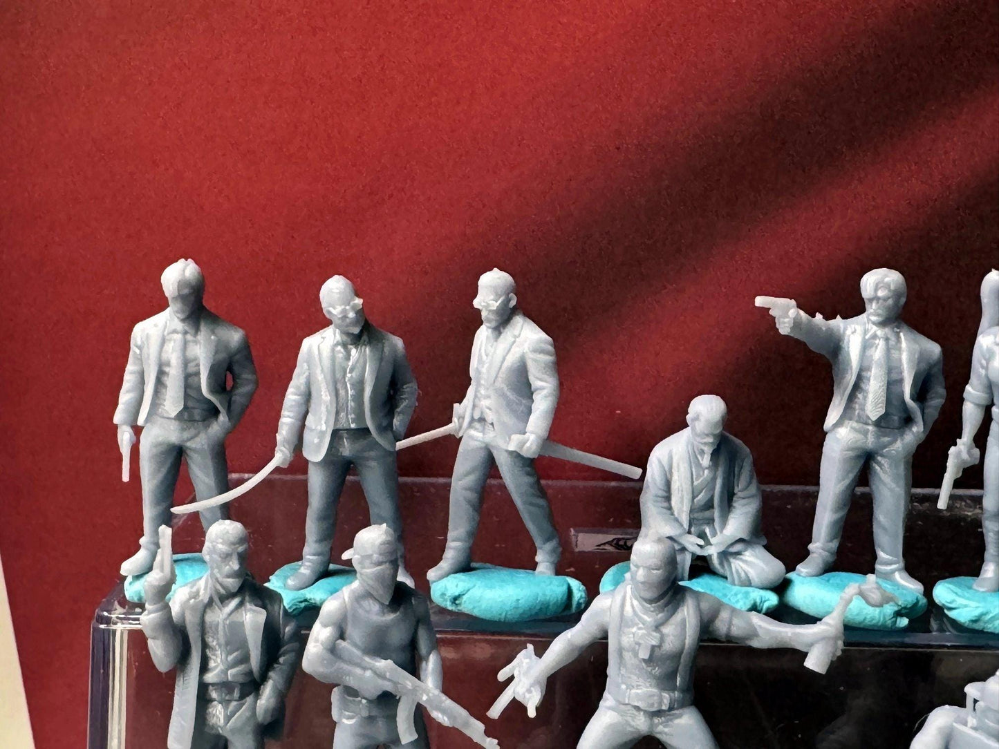 Double G 1:64 Miniature Human Figures - Unpainted - great for Dioramas - Made in the USA LOT 677 Miniature 1.10