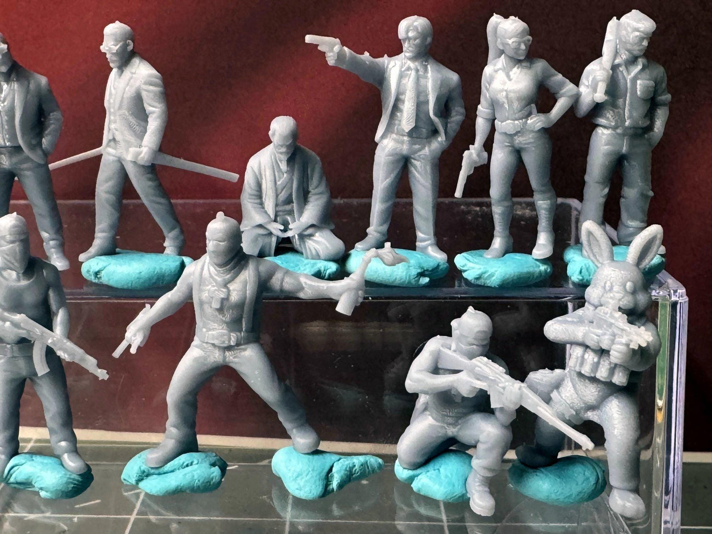 Double G 1:64 Miniature Human Figures - Unpainted - great for Dioramas - Made in the USA LOT 677 Miniature 1.10
