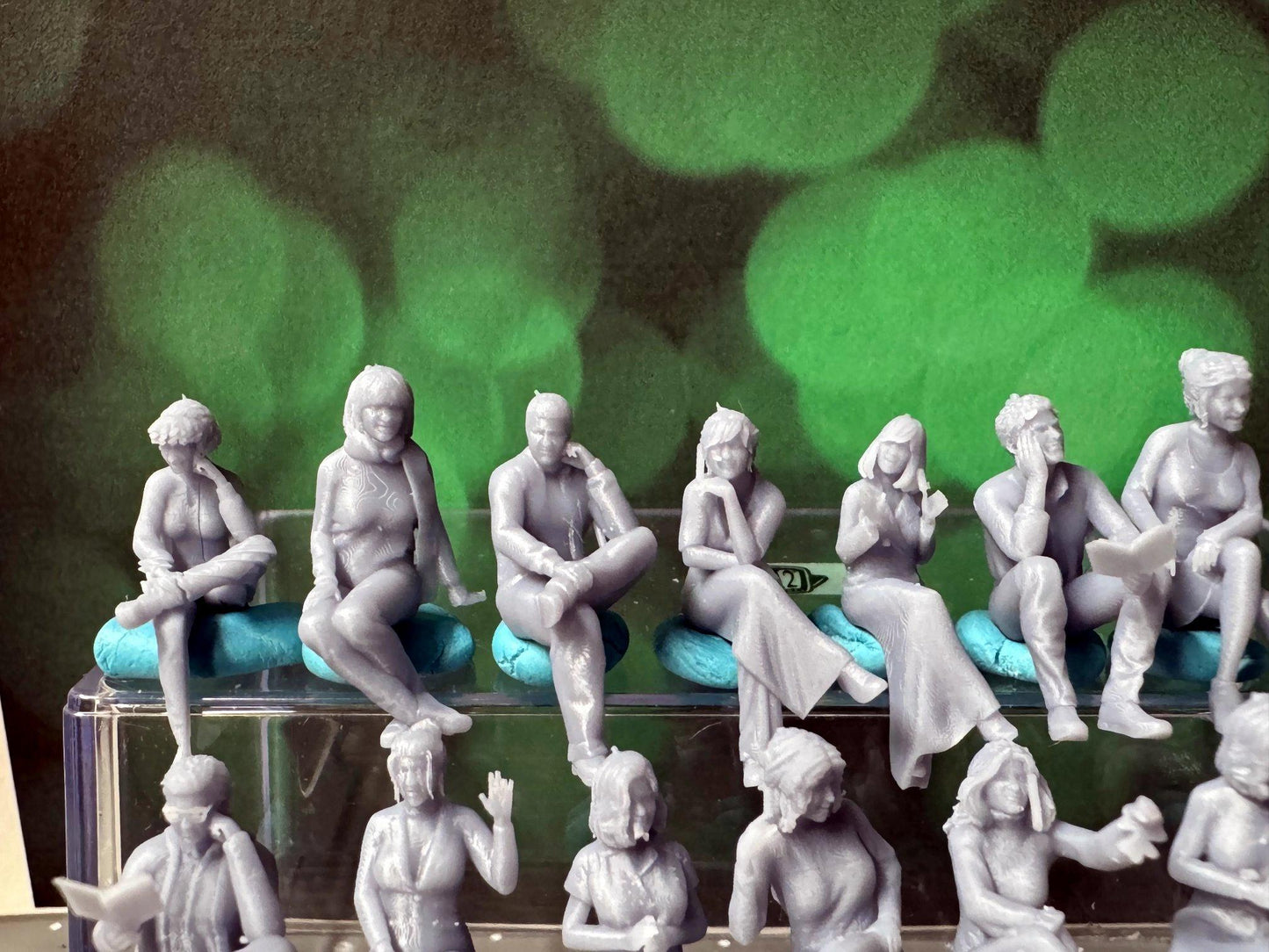 Double G 1:64 Miniature Human Figures - Unpainted - great for Dioramas - Made in the USA LOT 681 Miniature 1.10