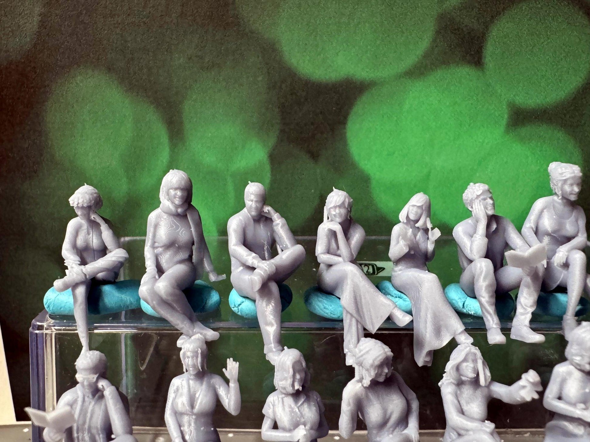 Double G 1:64 Miniature Human Figures - Unpainted - great for Dioramas - Made in the USA LOT 681 Miniature 1.10