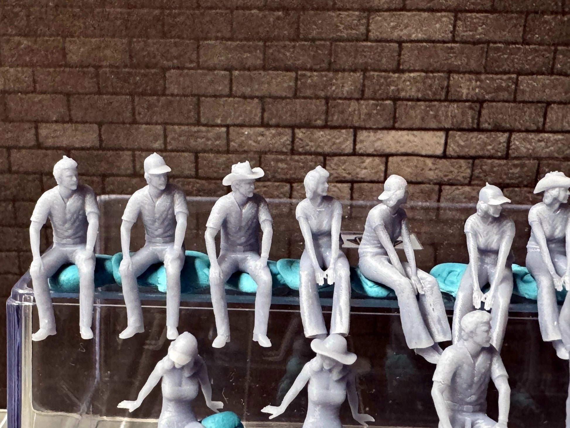 Double G 1:64 Miniature Human Figures - Unpainted - great for Dioramas - Made in the USA LOT 685A Miniature 1.10