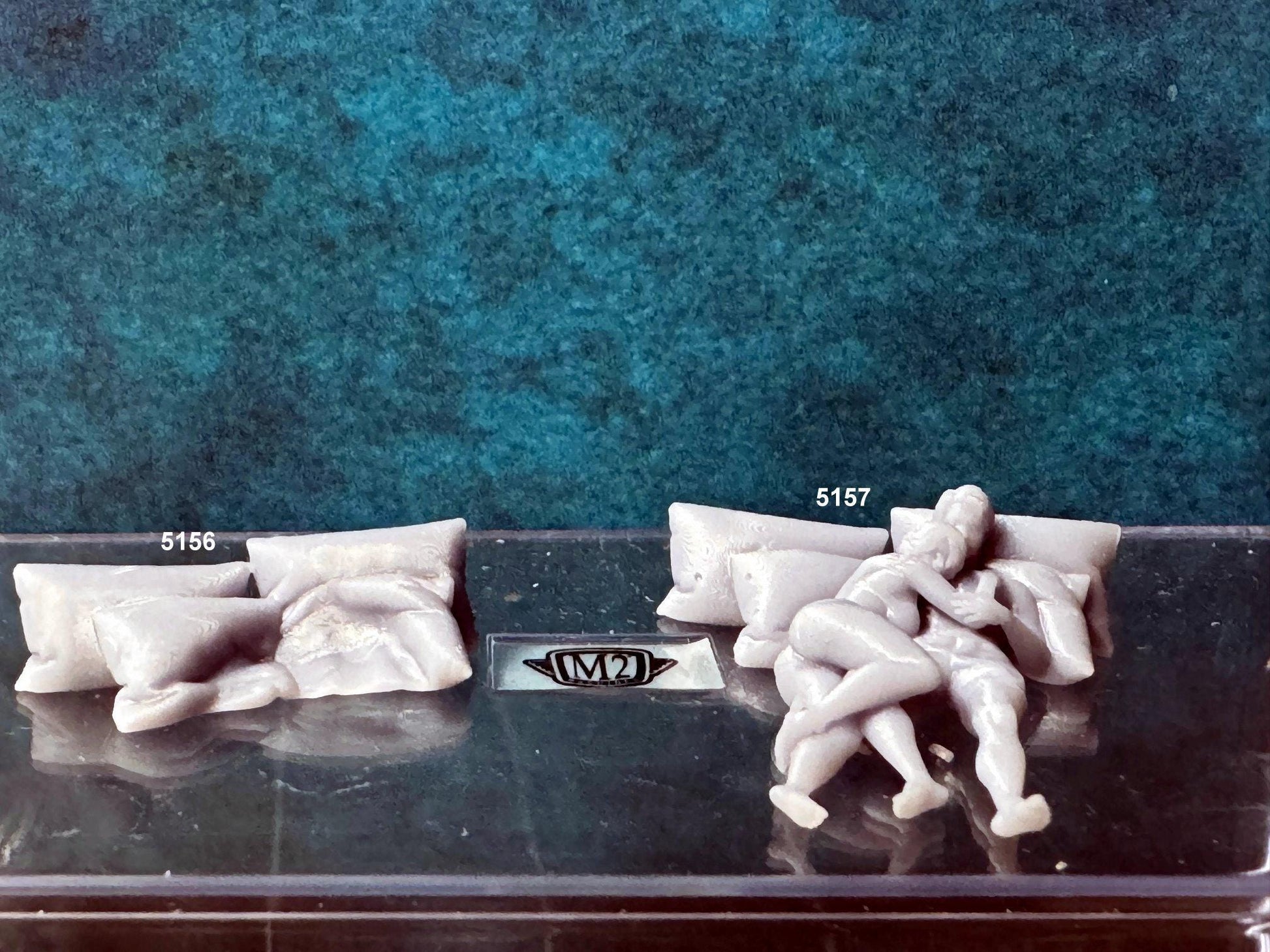 Double G 1:64 Miniature Human Figures - Unpainted - great for Dioramas - Made in the USA LOT 686 Miniature 1.10