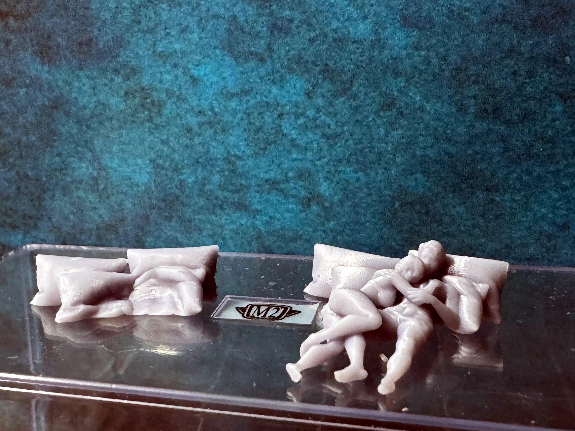 Double G 1:64 Miniature Human Figures - Unpainted - great for Dioramas - Made in the USA LOT 686 Miniature 1.10