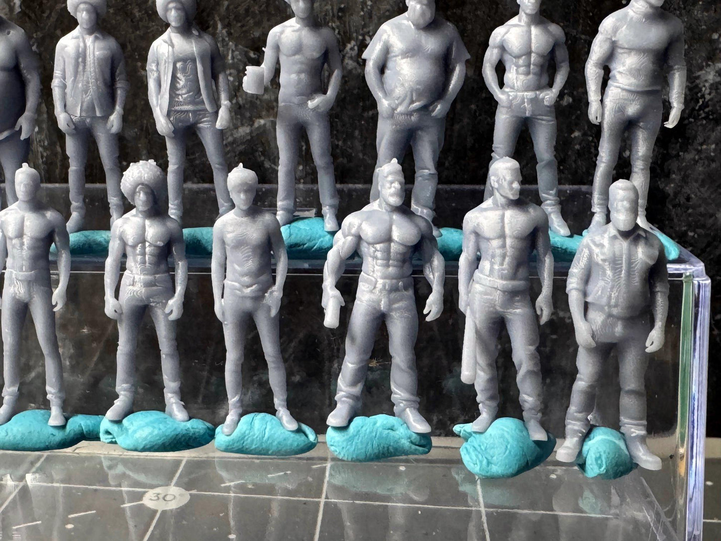 Double G 1:64 Miniature Human Figures - Unpainted - great for Dioramas - Made in the USA LOT Street Folks 1 Miniature 1.10