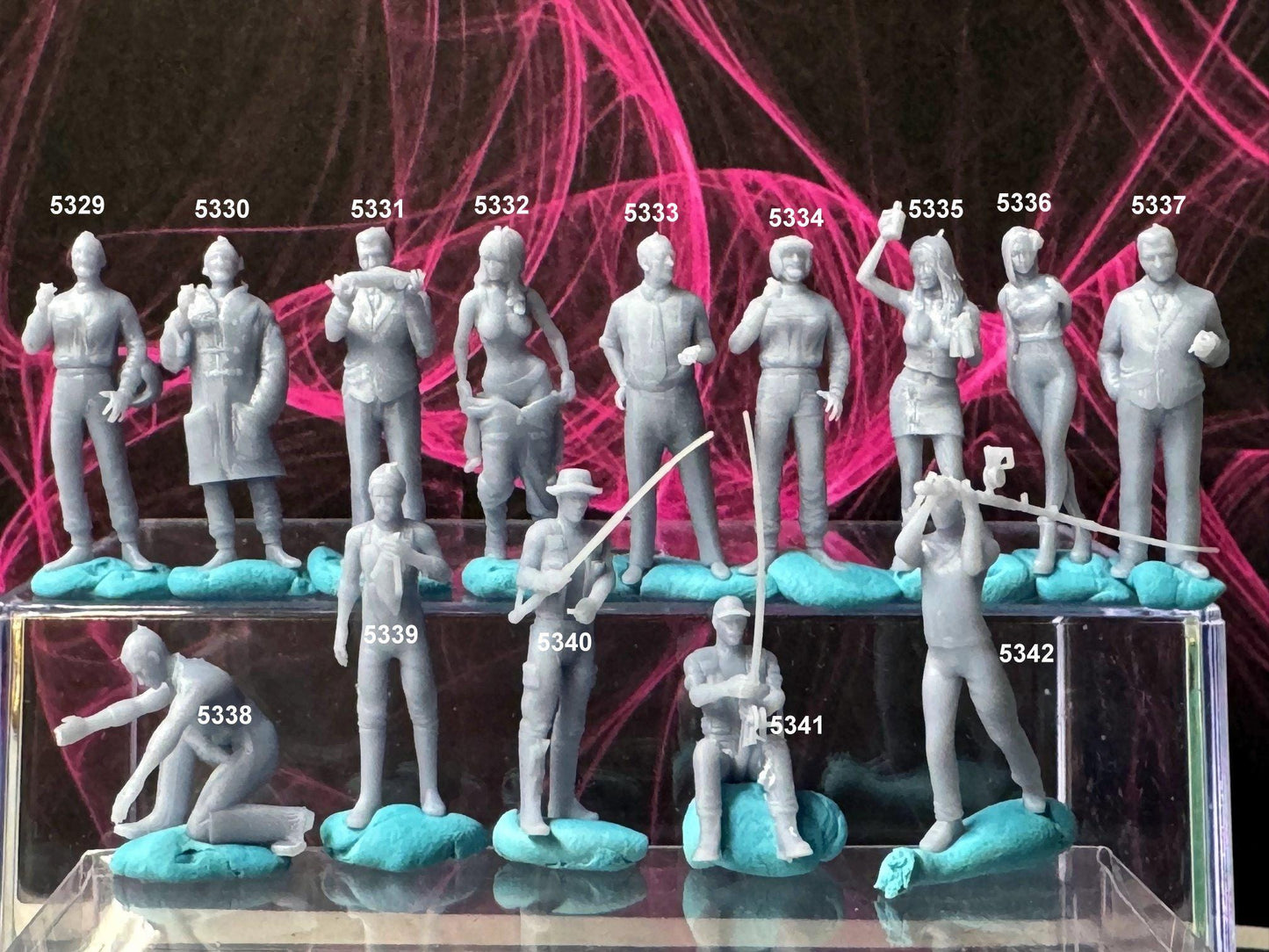 Double G 1:64 Miniature Human Figures - Unpainted - great for Dioramas - Made in the USA LOT 698 Miniature 1.10 Misc People