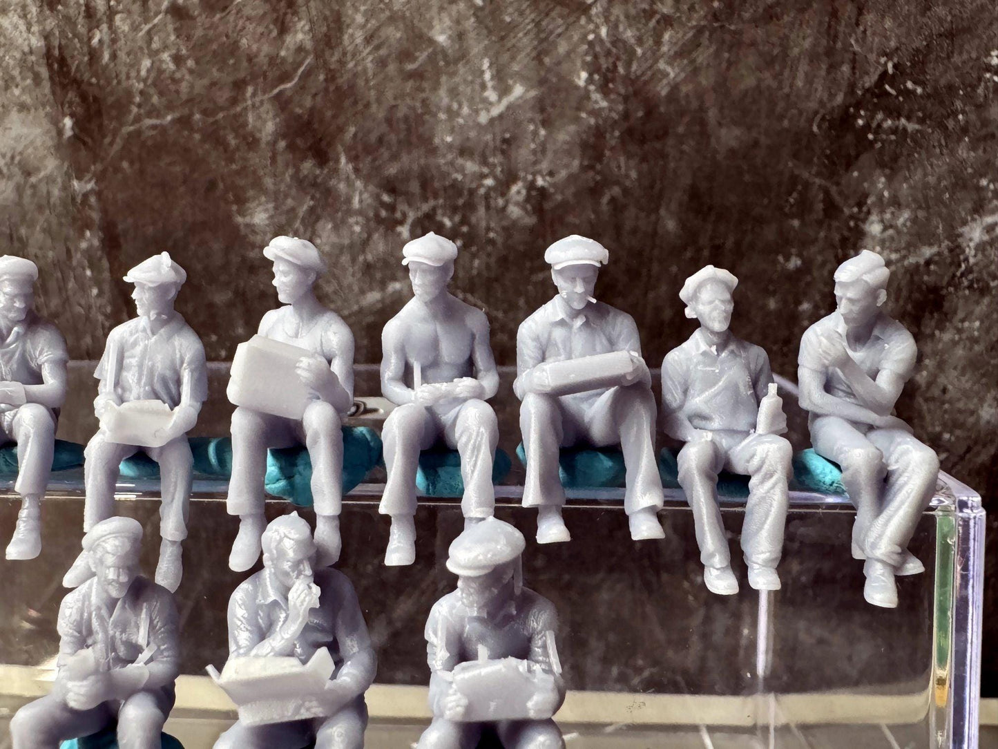 Double G 1:64 Miniature Human Figures - Unpainted - great for Dioramas - Made in the USA LOT 692 Miniature 1.10 Construction Break