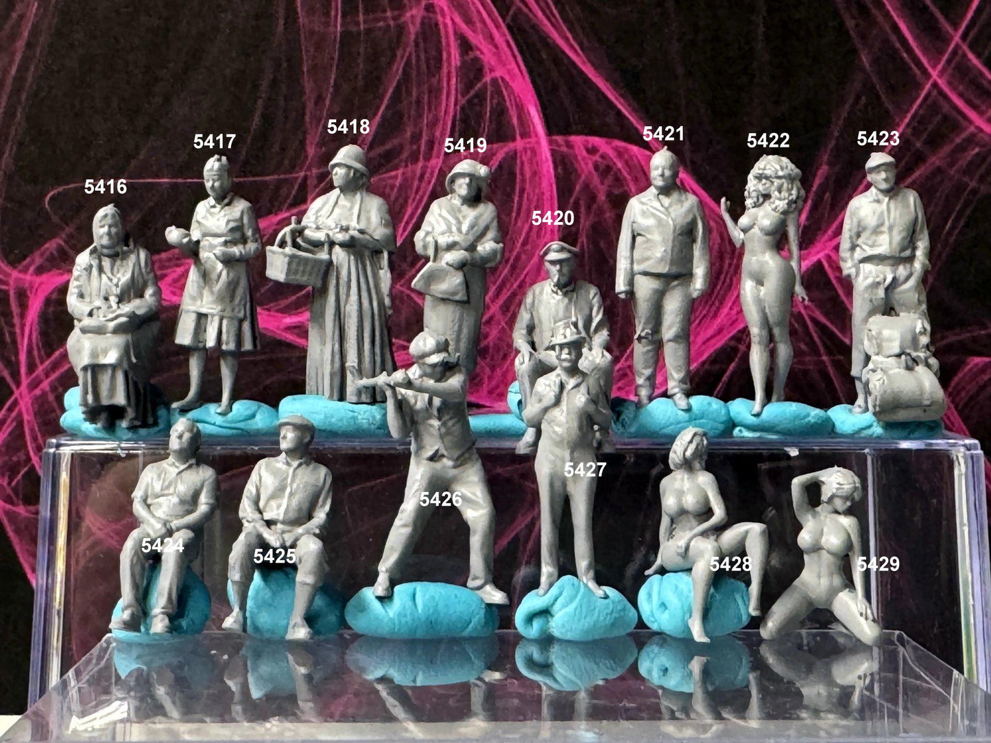 Double G 1:64 Miniature Human Figures - Unpainted - great for Dioramas - Made in the USA LOT 704 Miniature 1.10 Misc People