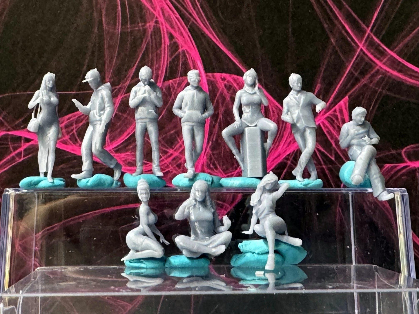 Double G 1:64 Miniature Human Figures - Unpainted - great for Dioramas - Made in the USA LOT 697 Miniature 1.10 Misc People