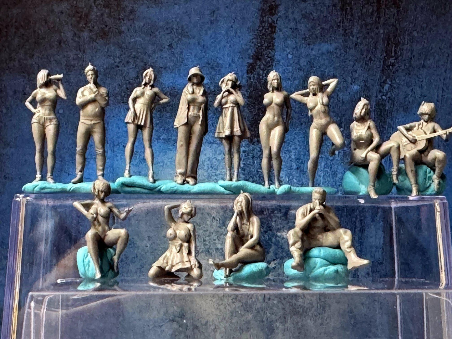 Double G 1:64 Miniature Human Figures - Unpainted - great for Dioramas - Made in the USA LOT 703 Miniature 1.10 Misc People