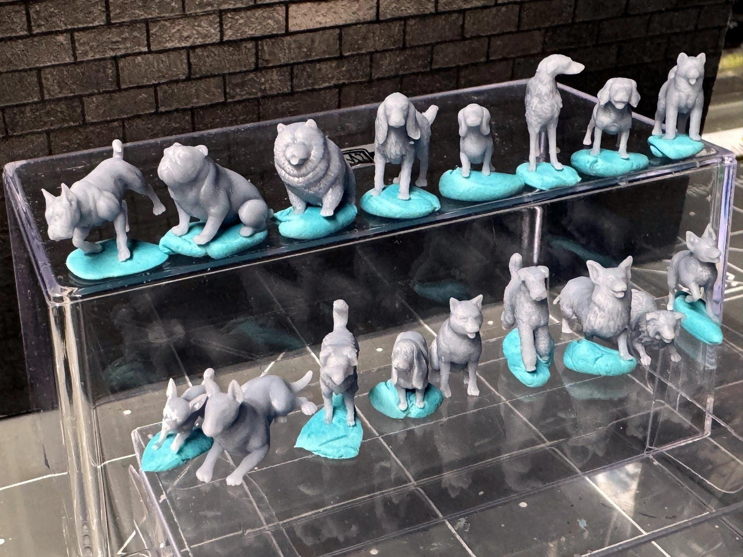 Double G 1:64 Miniature Human Figures - Unpainted - great for Dioramas - Made in the USA LOT 721 Miniature 1.10 Various Dogs