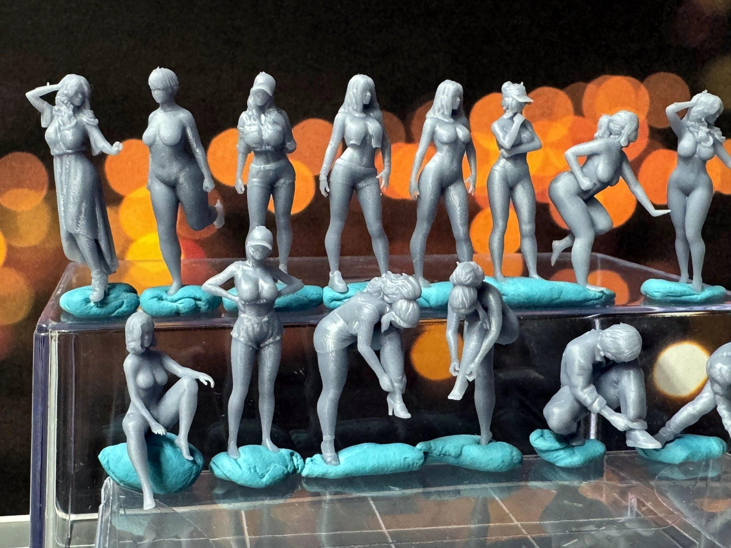Double G 1:64 Miniature Human Figures - Unpainted - great for Dioramas - Made in the USA LOT 724 Miniature 1.10 Misc People