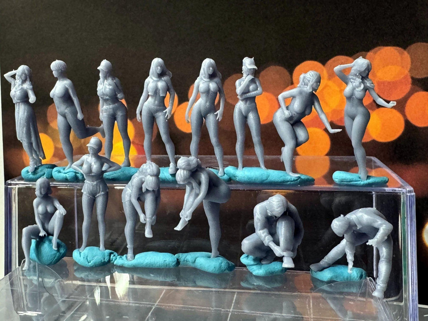 Double G 1:64 Miniature Human Figures - Unpainted - great for Dioramas - Made in the USA LOT 724 Miniature 1.10 Misc People
