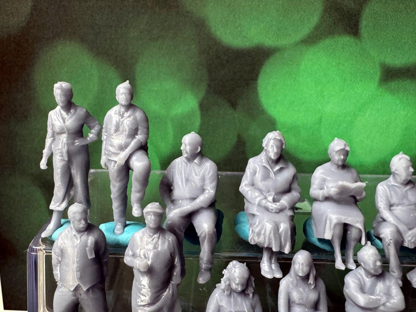 Double G 1:64 Miniature Human Figures - Unpainted - great for Dioramas - Made in the USA LOT 725 Miniature 1.10 Misc People