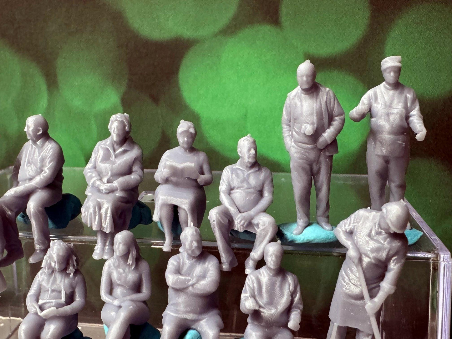 Double G 1:64 Miniature Human Figures - Unpainted - great for Dioramas - Made in the USA LOT 725 Miniature 1.10 Misc People