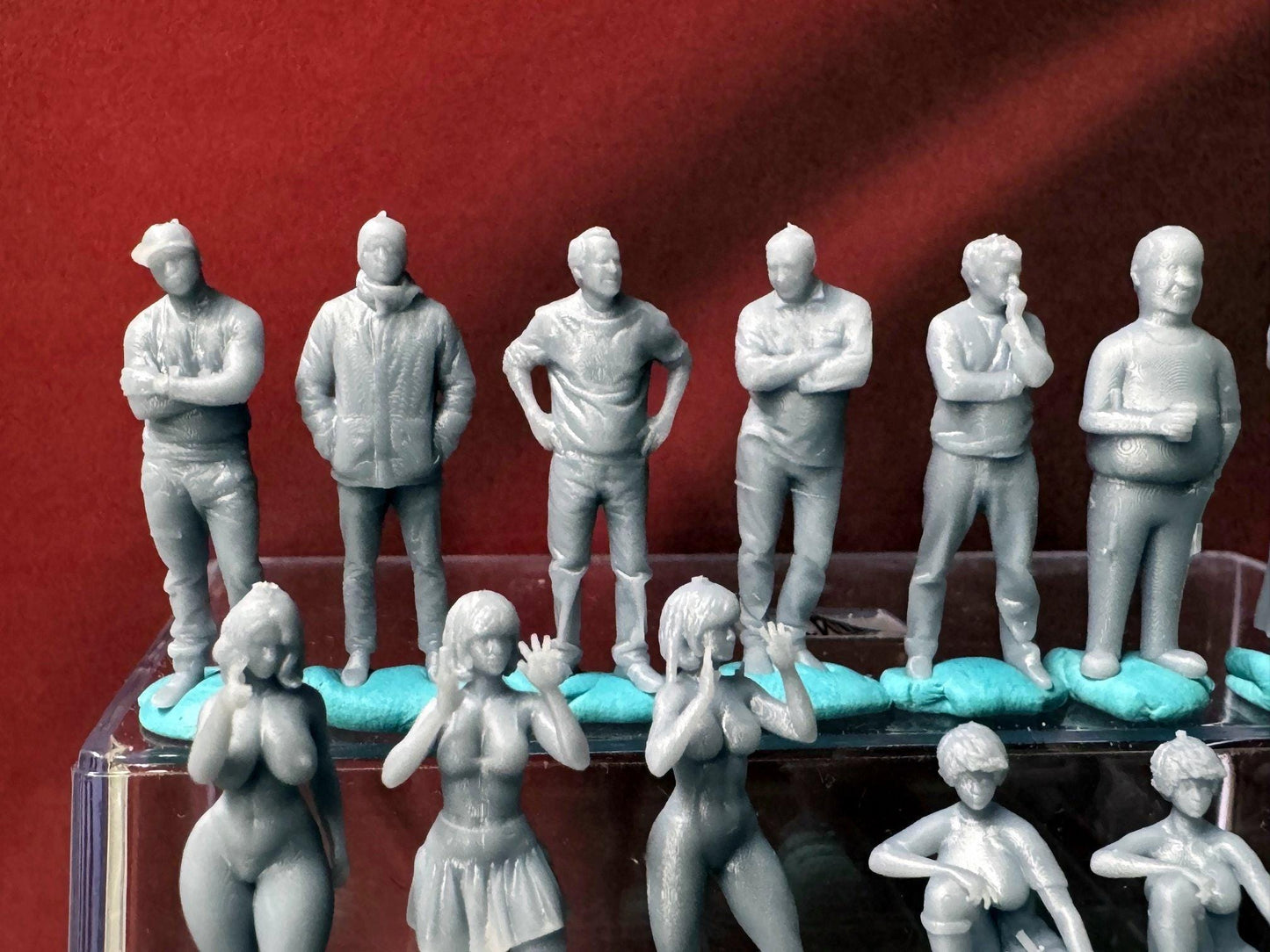 Double G 1:64 Miniature Human Figures - Unpainted - great for Dioramas - Made in the USA LOT 726 Miniature 1.10 Misc People