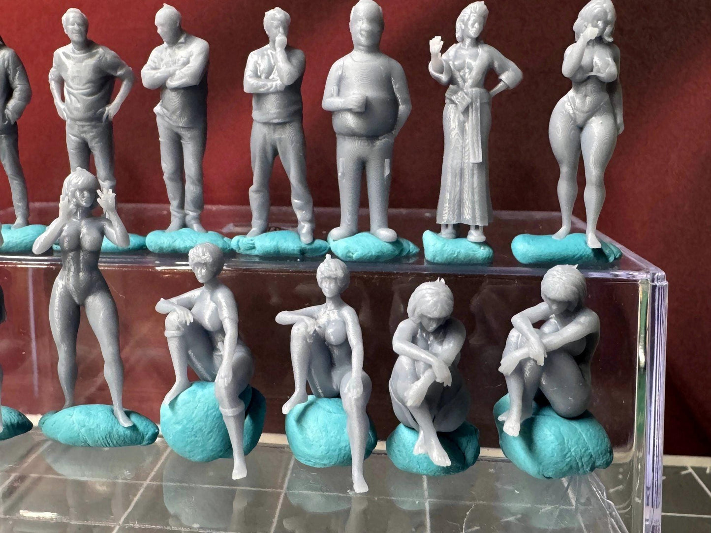 Double G 1:64 Miniature Human Figures - Unpainted - great for Dioramas - Made in the USA LOT 726 Miniature 1.10 Misc People