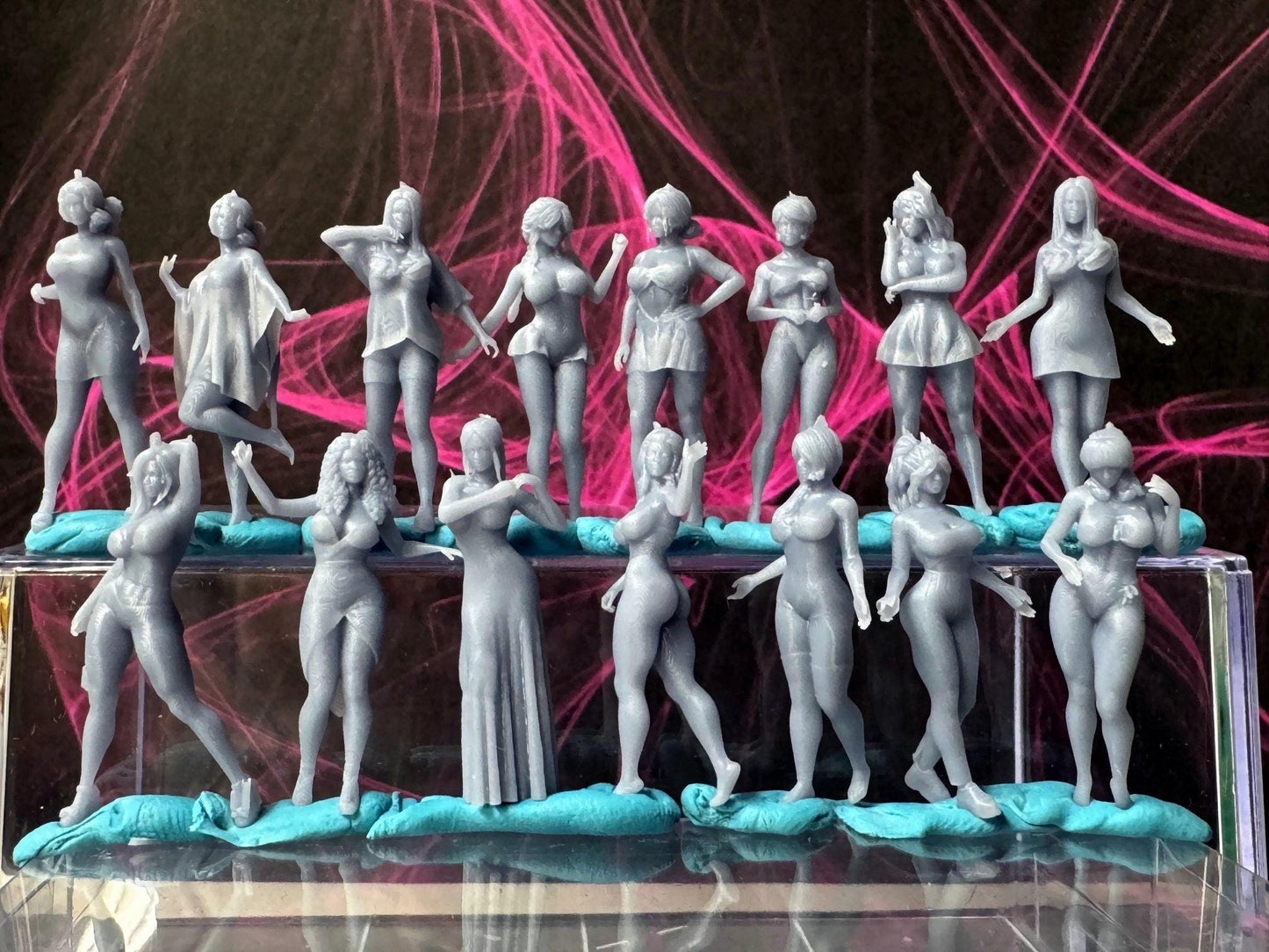 Double G 1:64 Miniature Human Figures - Unpainted - great for Dioramas - Made in the USA LOT 714 Miniature 1.10 Misc People
