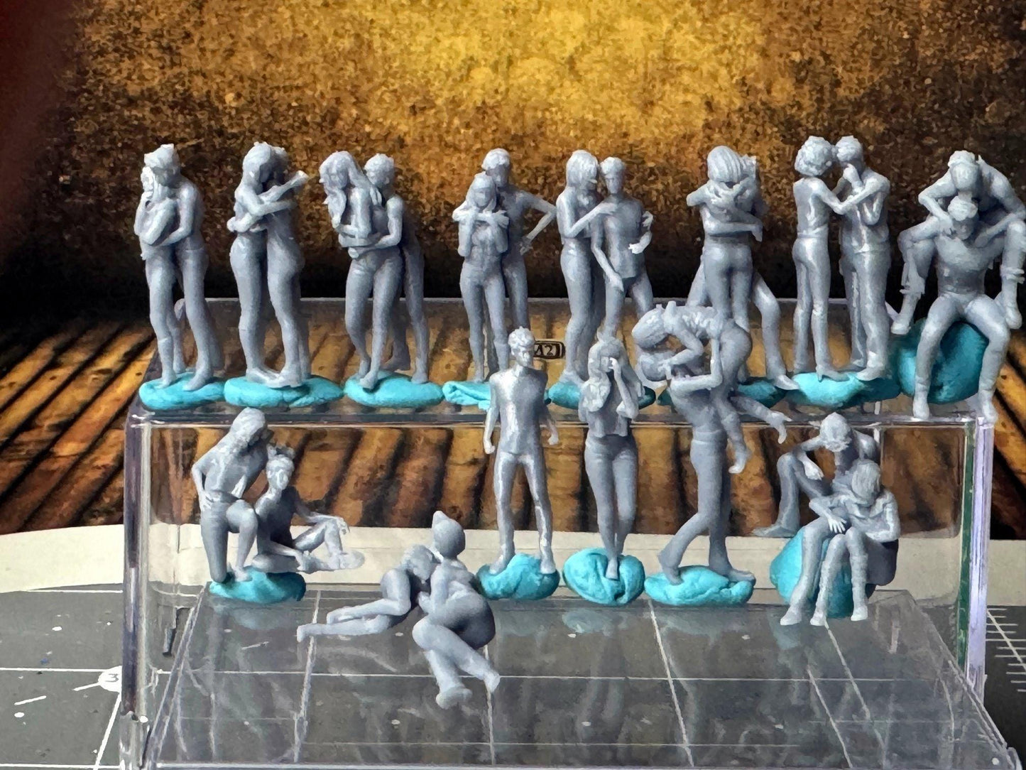Double G 1:64 Miniature Human Figures - Unpainted - great for Dioramas - Made in the USA LOT 732A Miniature 1.10 Couples