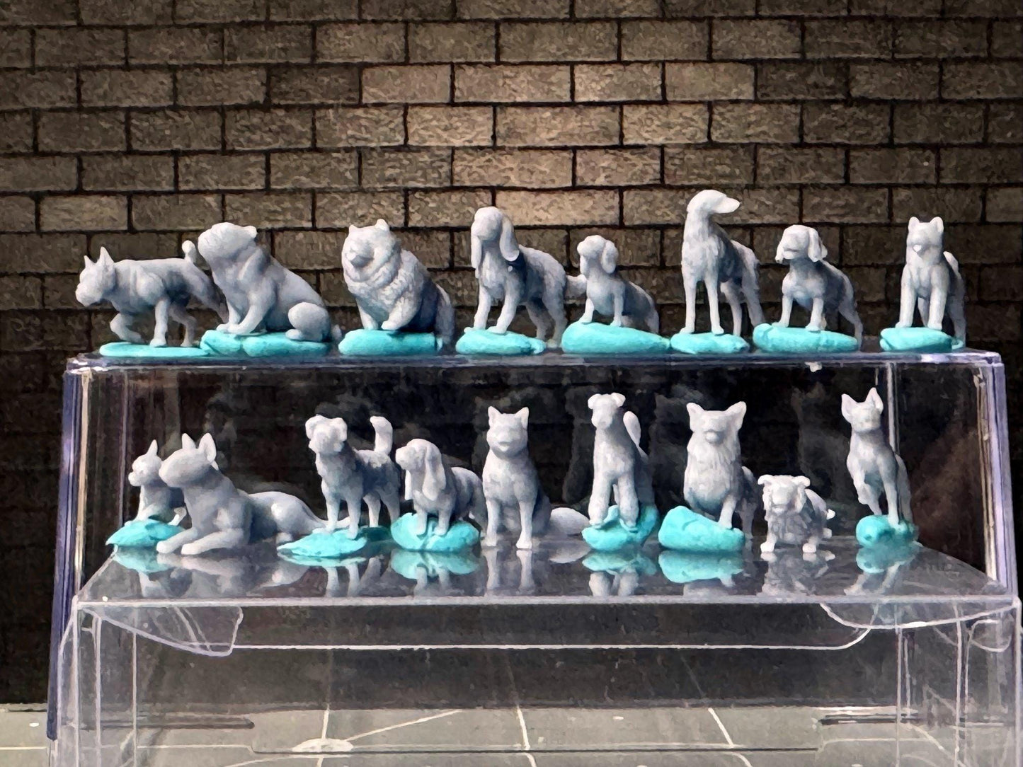 Double G 1:64 Miniature Human Figures - Unpainted - great for Dioramas - Made in the USA LOT 721 Miniature 1.10 Various Dogs