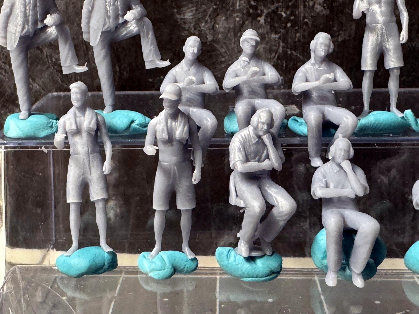 Double G 1:64 Miniature Human Figures - Unpainted - great for Dioramas - Made in the USA LOT 733-4 Miniature 1.10 Misc People