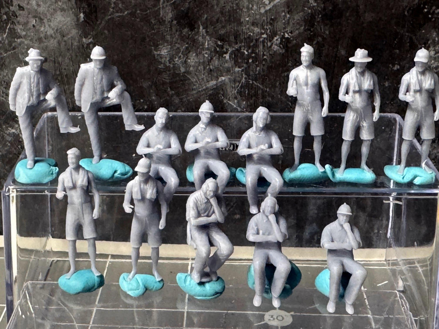 Double G 1:64 Miniature Human Figures - Unpainted - great for Dioramas - Made in the USA LOT 733-4 Miniature 1.10 Misc People