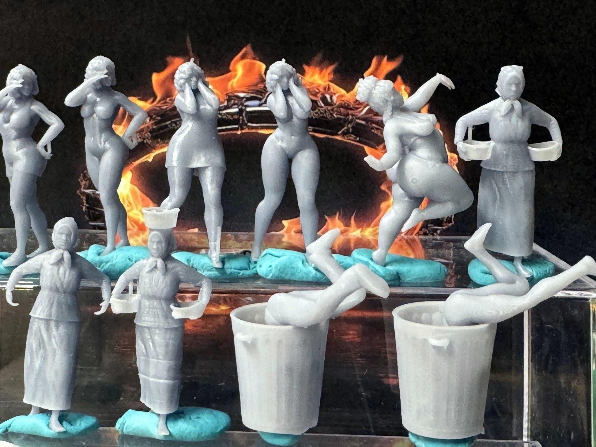 Double G 1:64 Miniature Human Figures - Unpainted - great for Dioramas - Made in the USA LOT 743 Miniature 1.10 Misc People