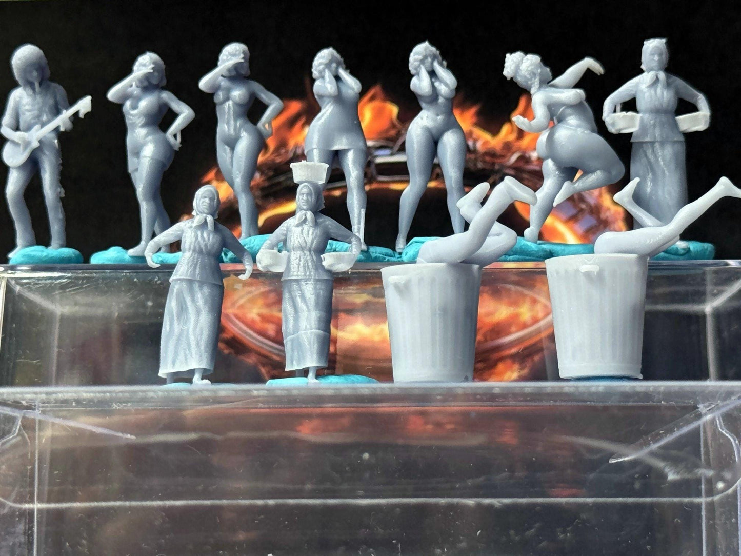 Double G 1:64 Miniature Human Figures - Unpainted - great for Dioramas - Made in the USA LOT 743 Miniature 1.10 Misc People