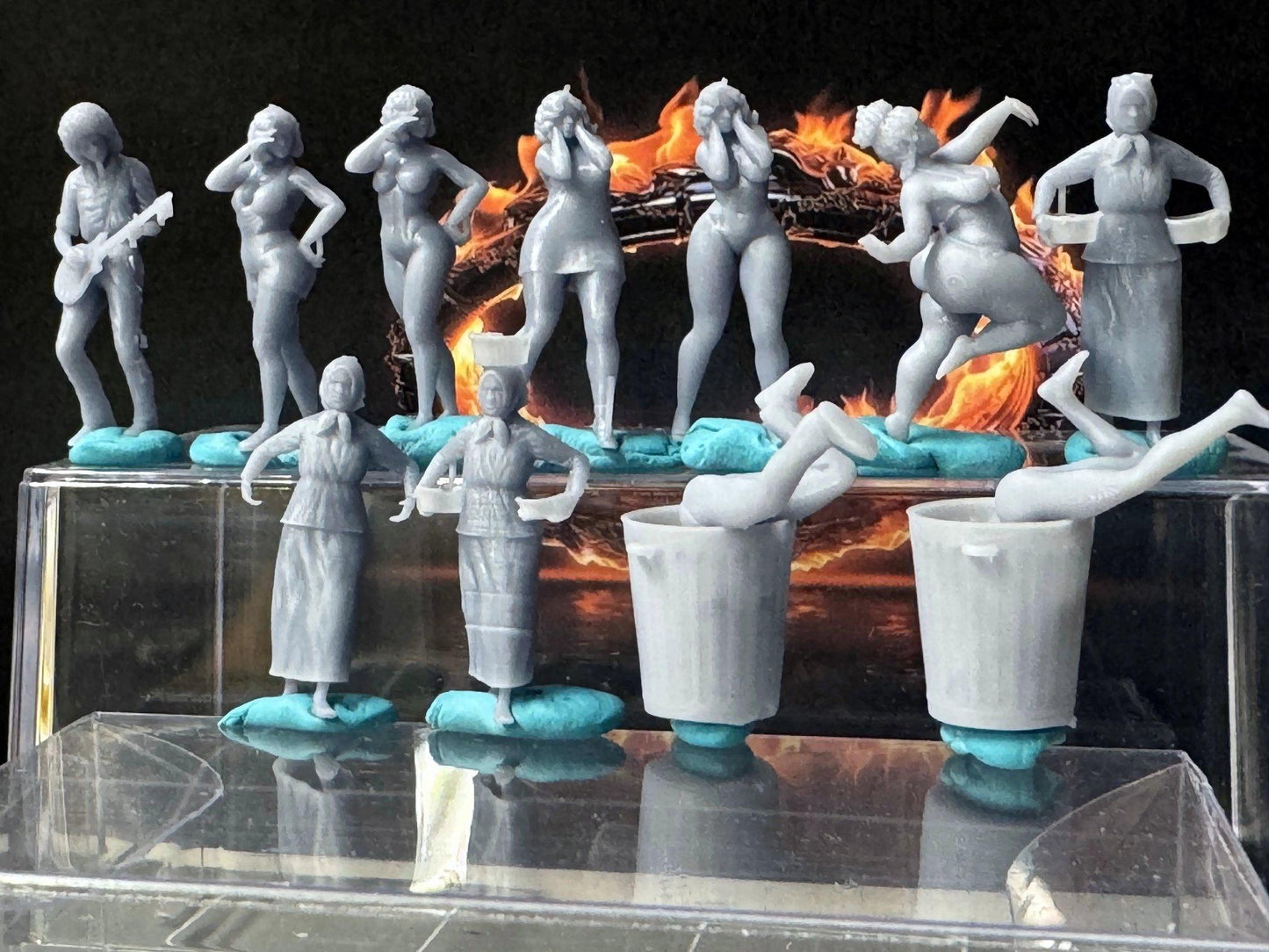 Double G 1:64 Miniature Human Figures - Unpainted - great for Dioramas - Made in the USA LOT 743 Miniature 1.10 Misc People
