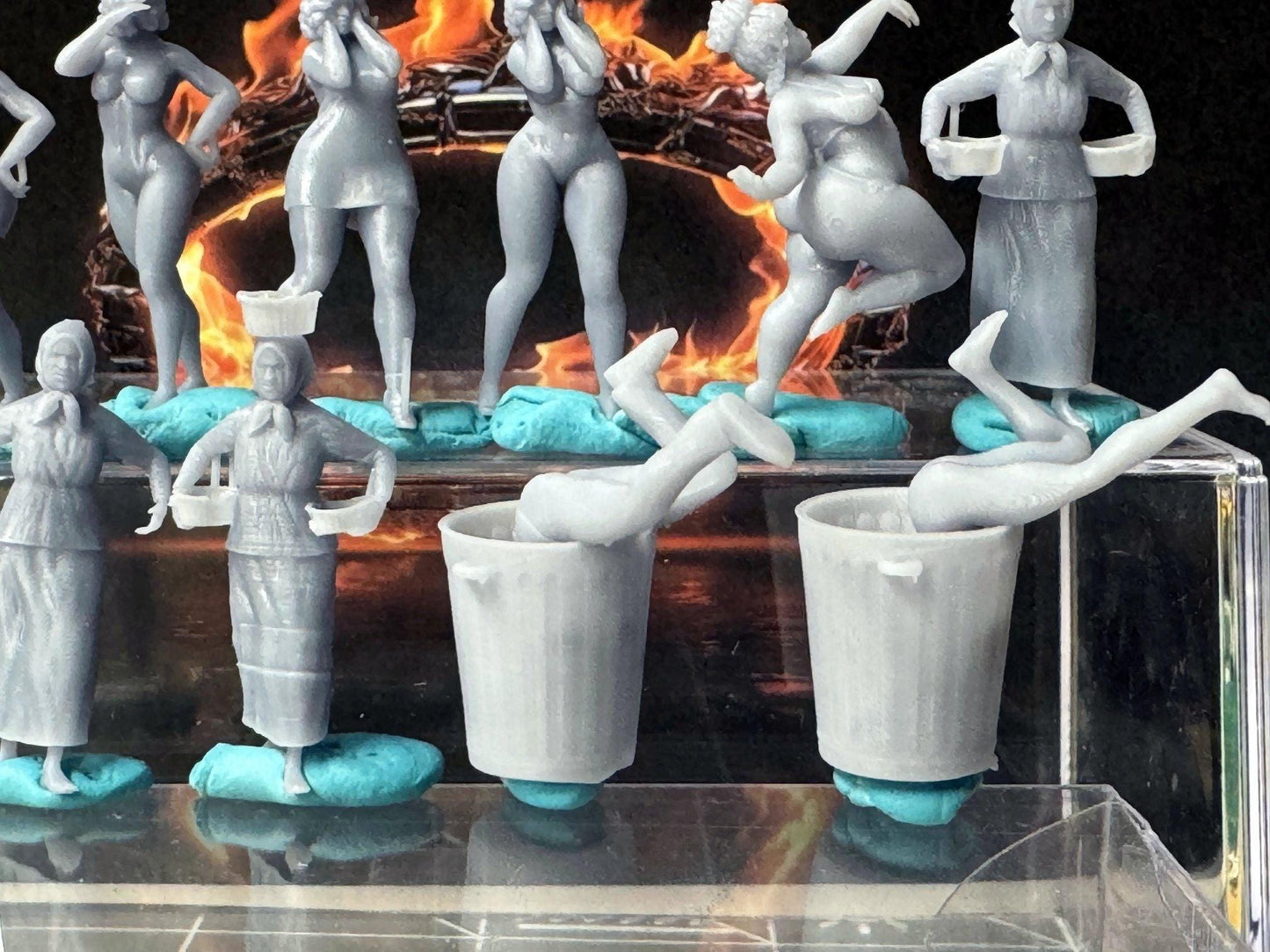 Double G 1:64 Miniature Human Figures - Unpainted - great for Dioramas - Made in the USA LOT 743 Miniature 1.10 Misc People