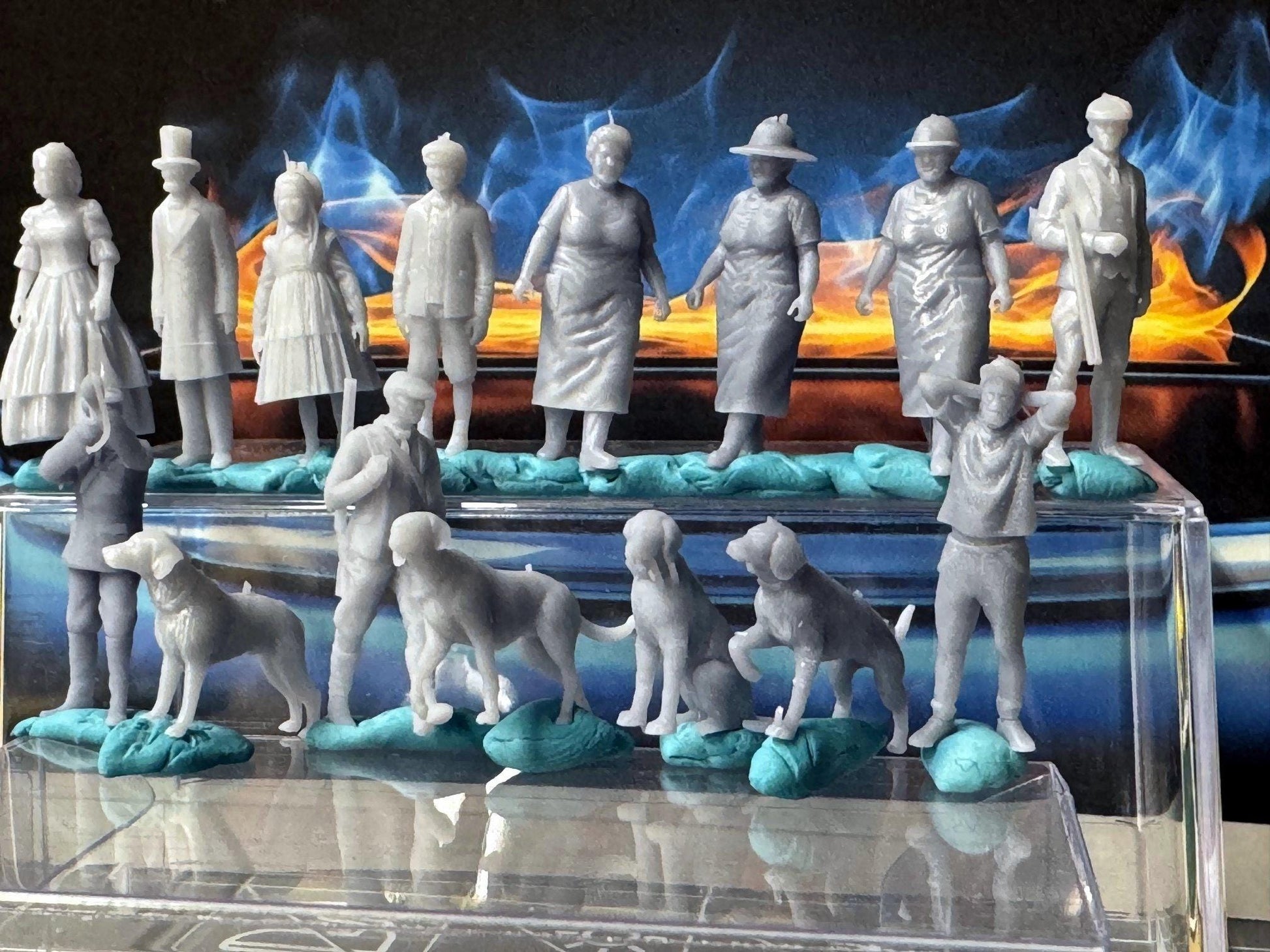 Double G 1:64 Miniature Human Figures - Unpainted - great for Dioramas - Made in the USA LOT 744 Miniature 1.10 Misc People