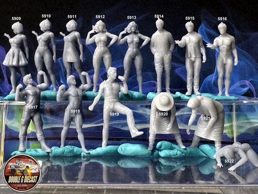 Double G 1:64 Miniature Human Figures - Unpainted - great for Dioramas - Made in the USA LOT 745 Miniature 1.10 Misc People